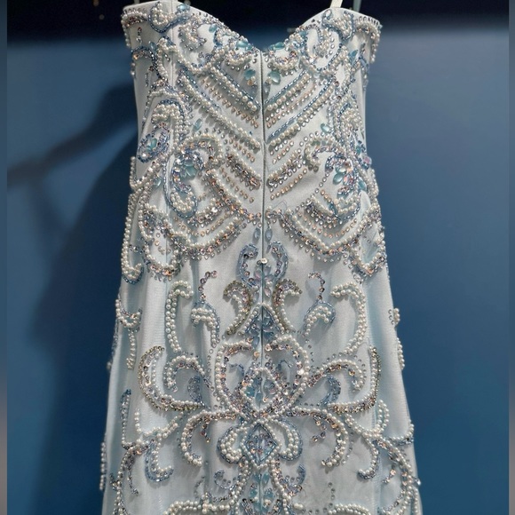 Mermaid style gown size 4- baby blue color - Picture 7 of 9